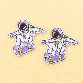 5 шт. Креативная аппликация с вышивкой астронавта на скейтборде, железные нашивки для одежды, пришитые к ткани одежды, значок, наклейки на одежду