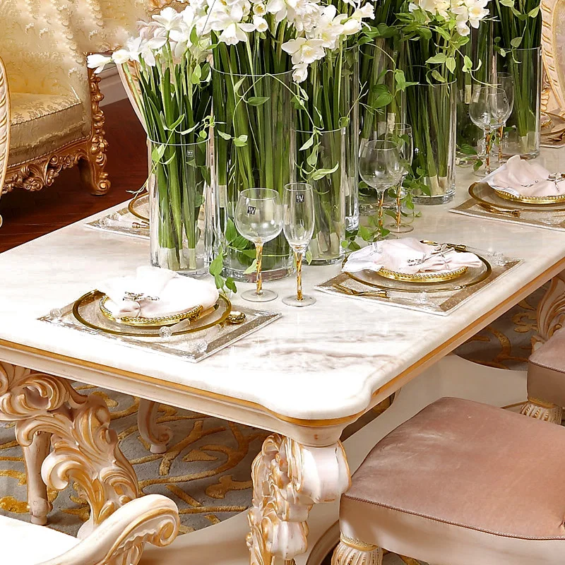 Европейский столик с резным цветком из массива дерева, обеденный стул из ткани для виллы, стол и стул для французского ресторана, комбинация по индивидуальному заказу