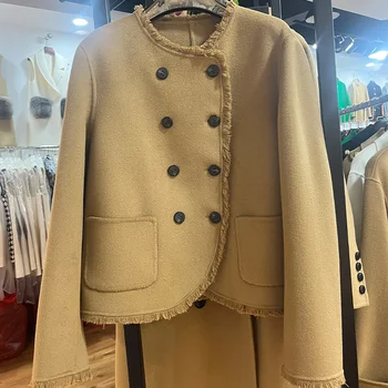 Кашемировое пальто Xiaoxiangfeng Женское Короткое Зимнее Новое двубортное шерстяное пальто с кисточками 2022 года