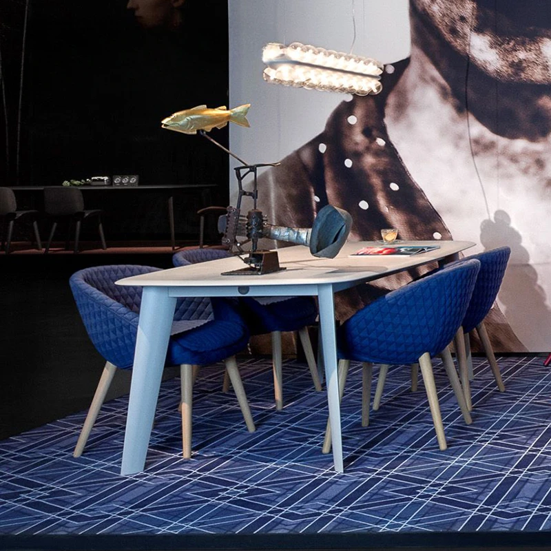 Индивидуальный скандинавский дизайн современного искусства, легкая роскошь, обеденные стулья из бытовой ткани интернет-знаменитостей, итальянское стекловолокно