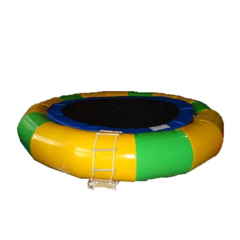 Оборудование для водных игр надувной батут для прыжков в воду, игровая кровать для прыжков в воду в аквапарке